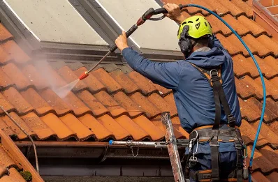 Démoussage et hydrofuge de toiture à Montebourg